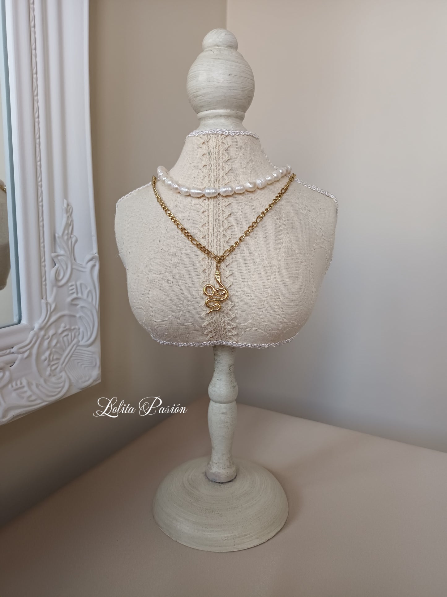 Collar serpiente dorado