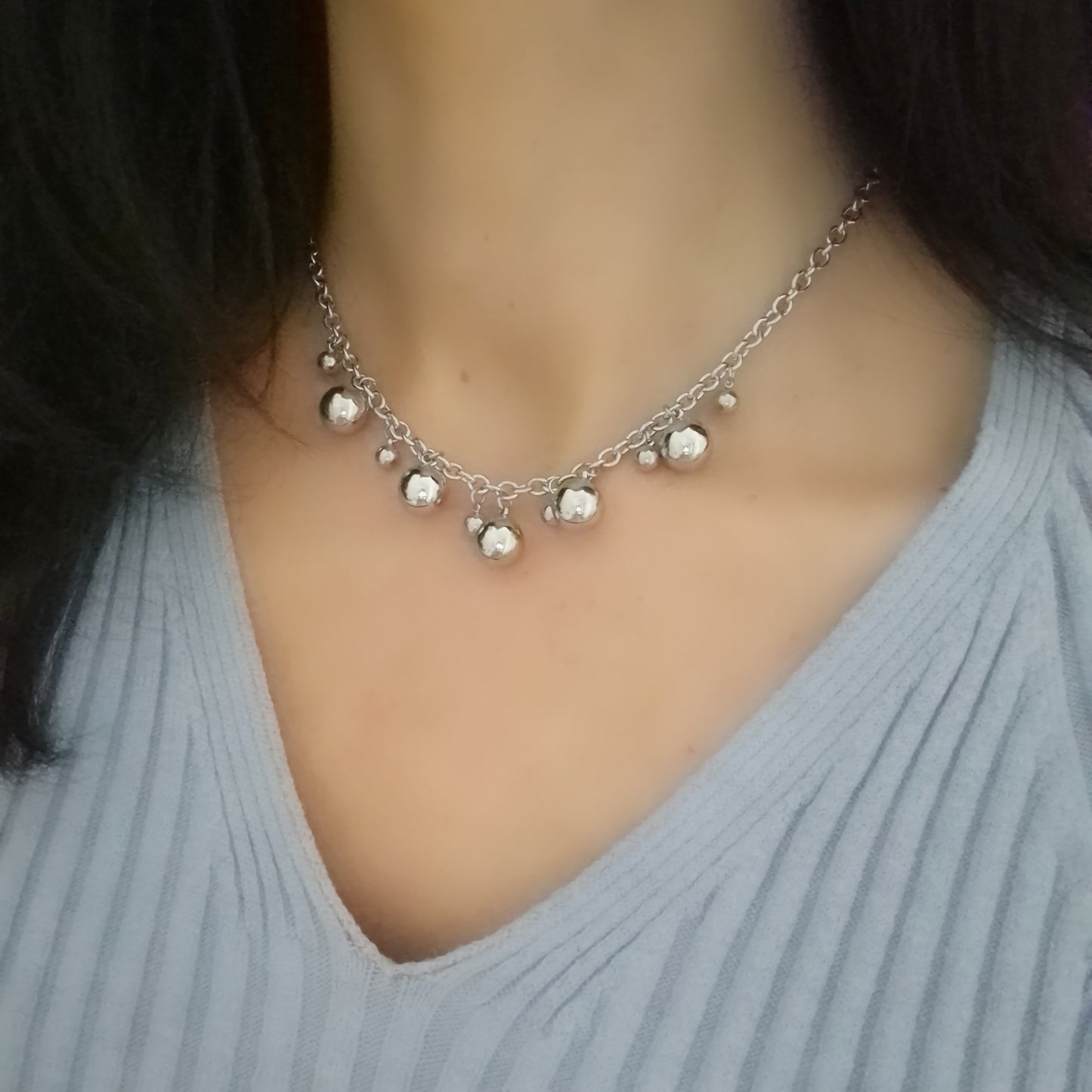 Collar plateado bolas