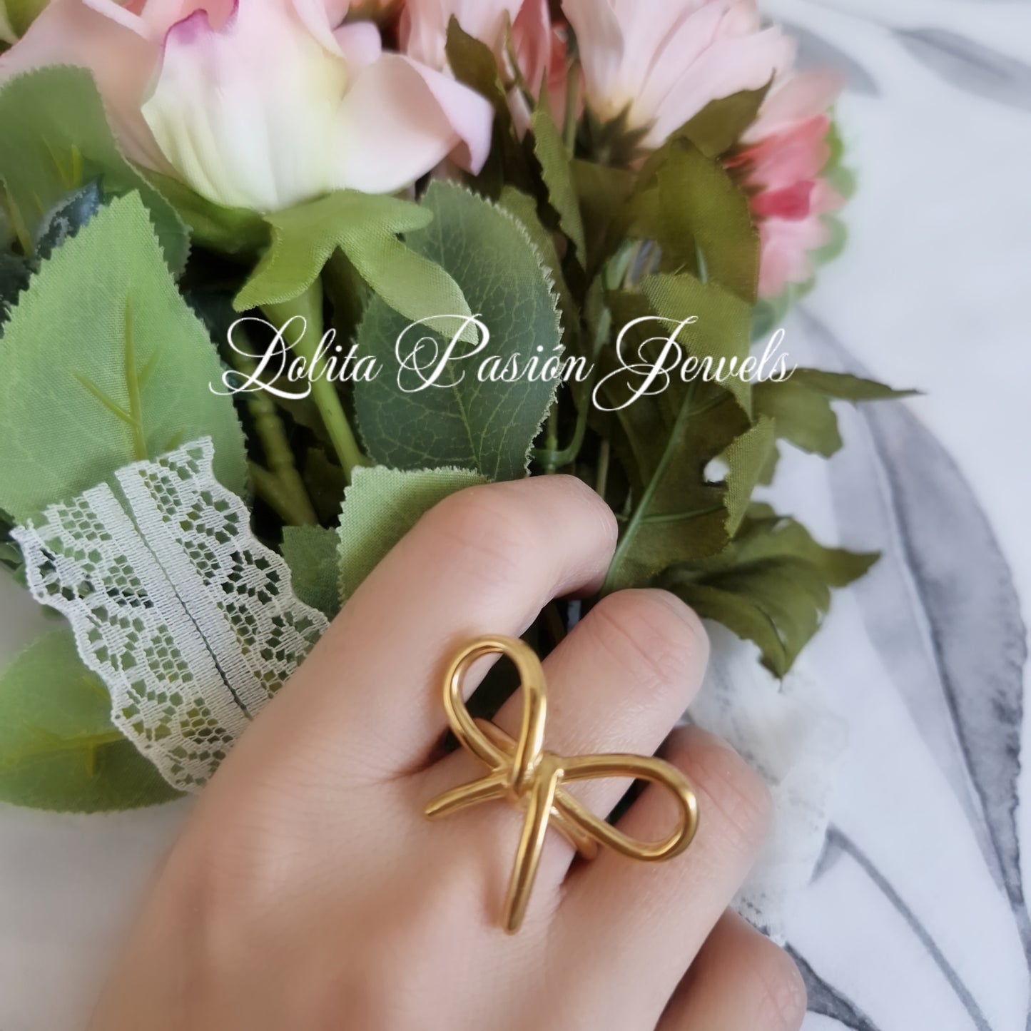 Anillo lazo dorado