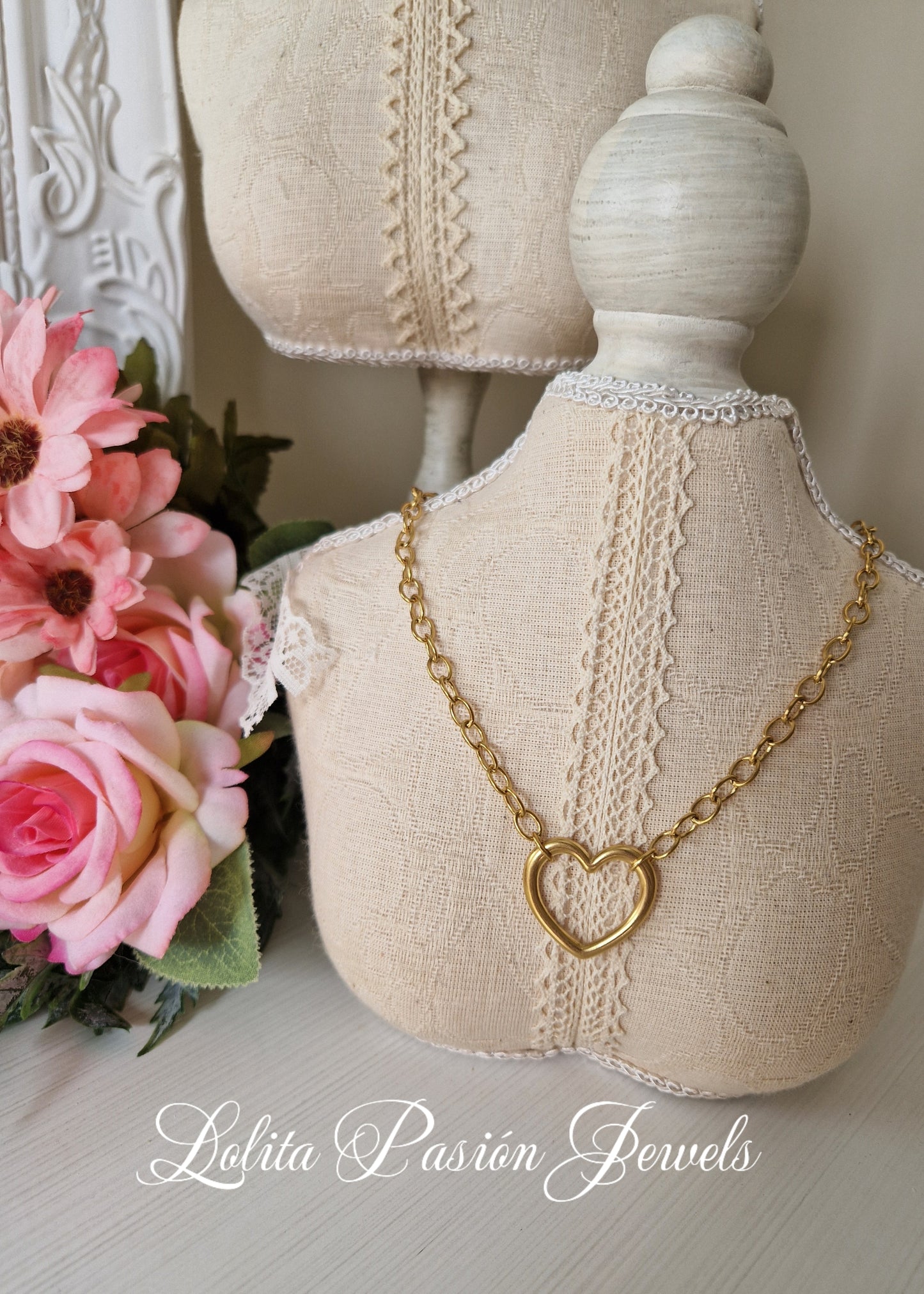 Collar corazón acero dorado