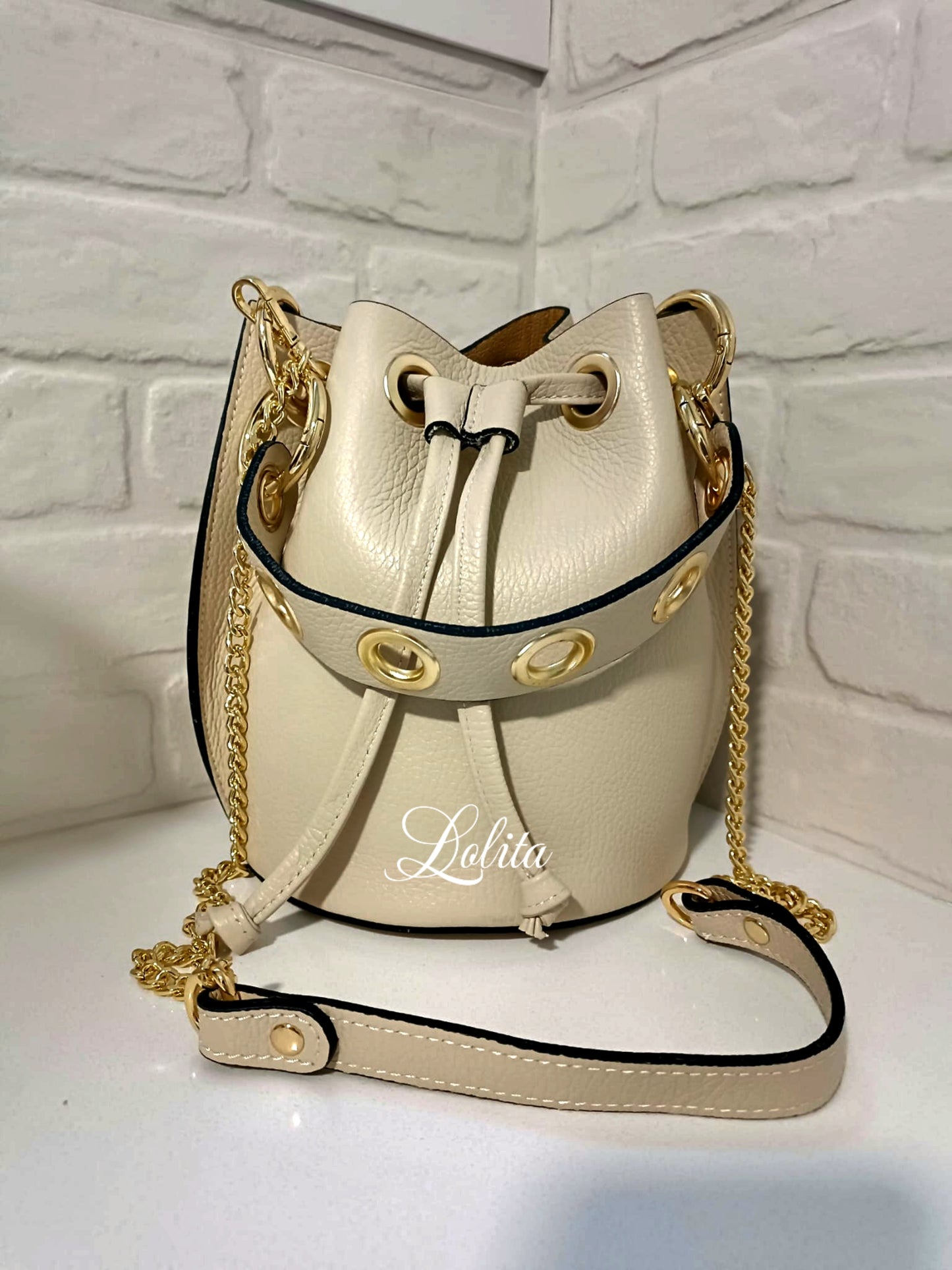Bolso bombonera 100% cuero beige