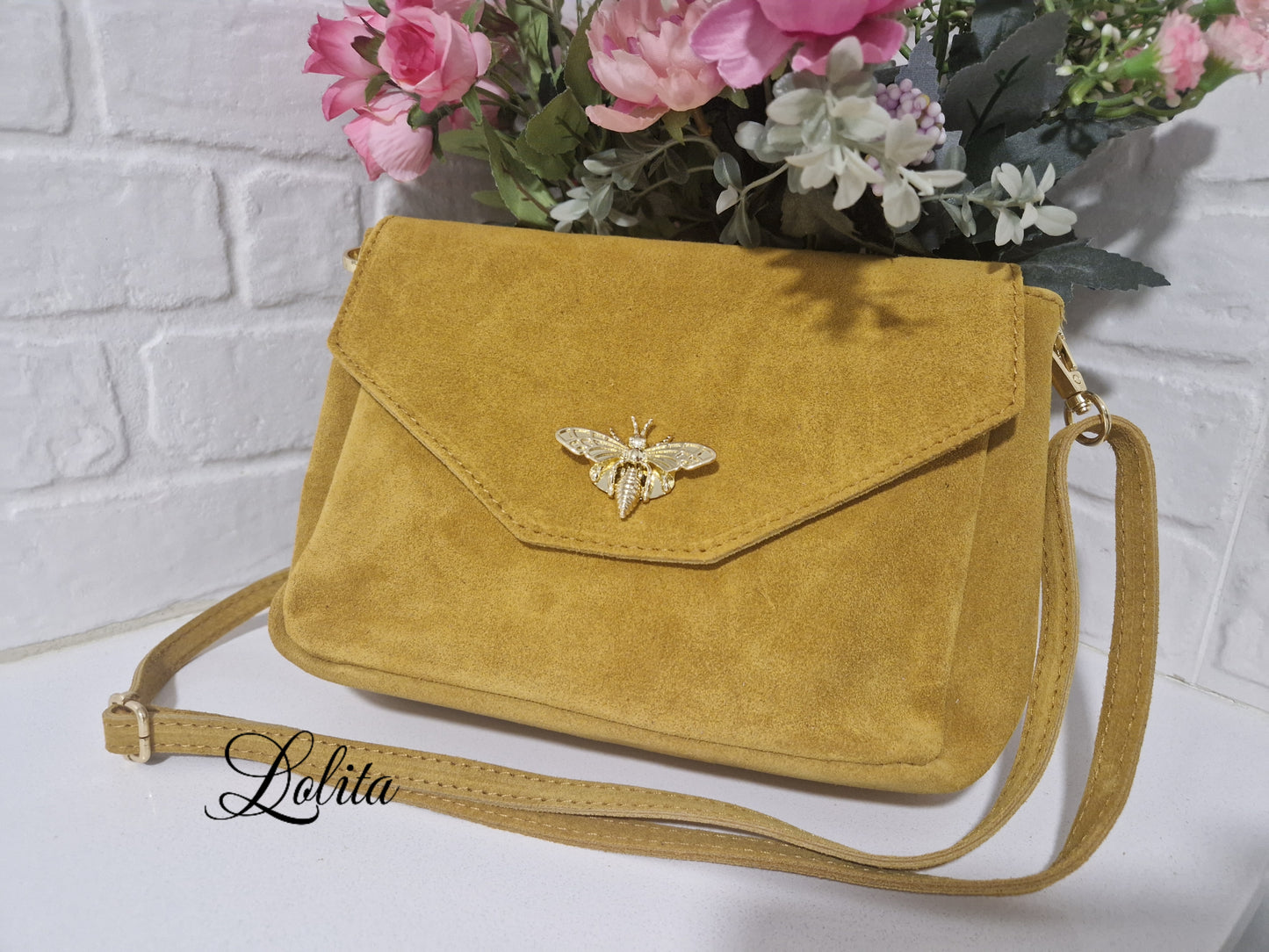 Bolso bandolera 100% piel mostaza, abeja metálica