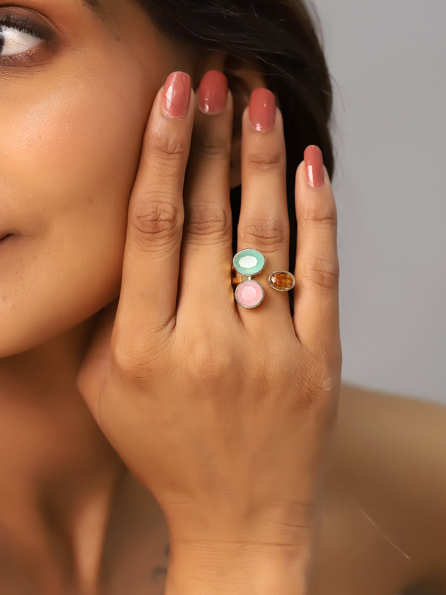 Anillo ajustable piedras baño de Oro