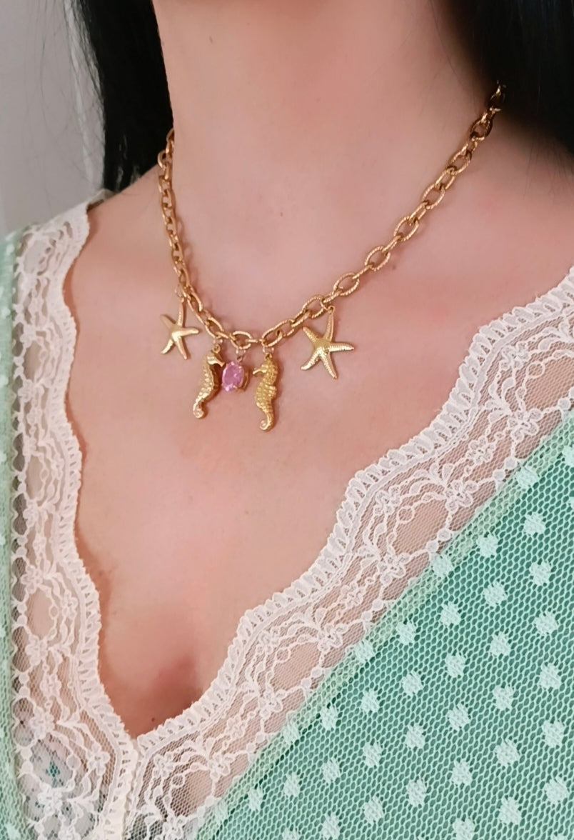 COLLAR ROMANCE