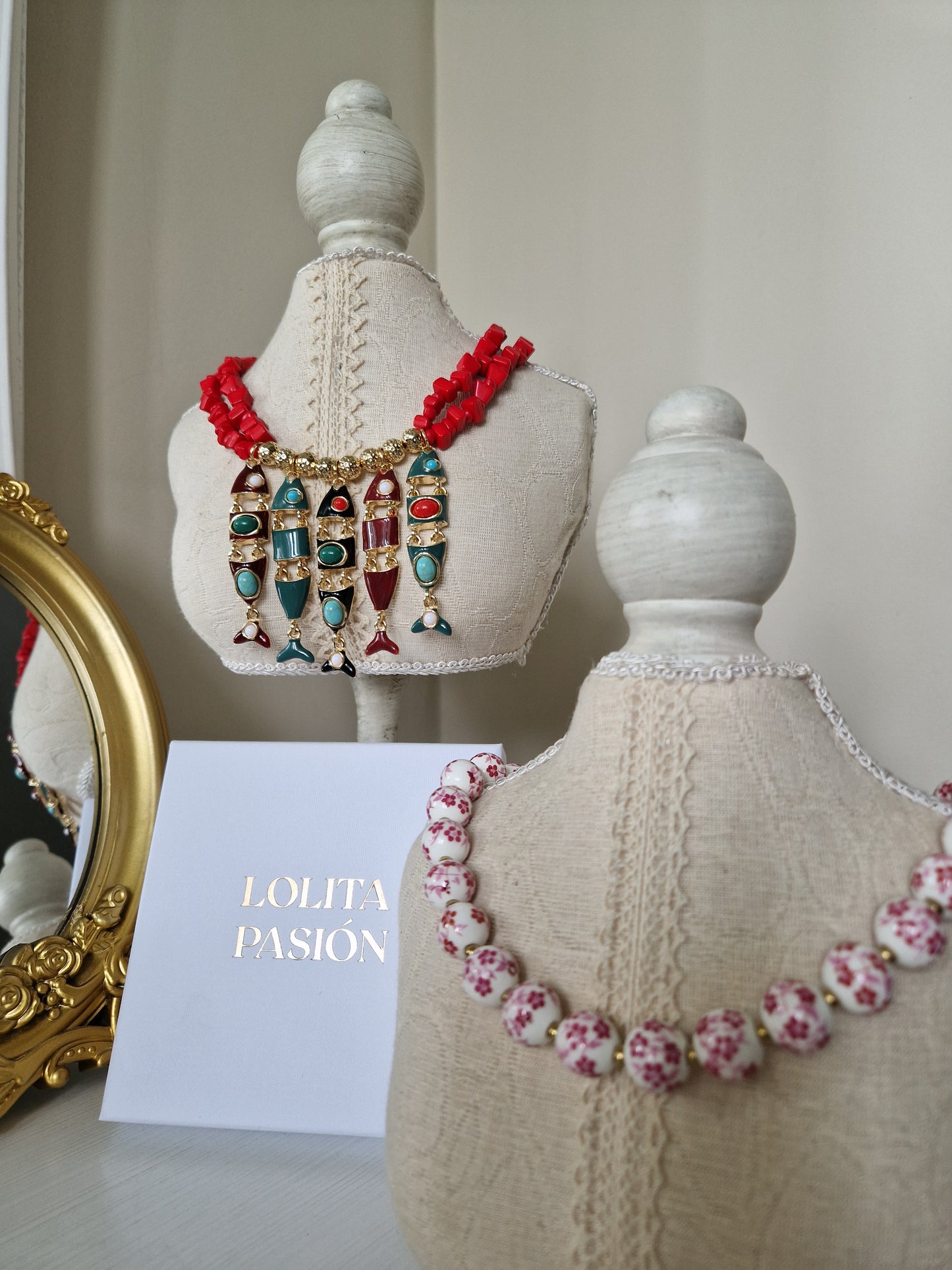COLLAR CAMELIA